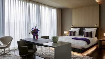 Tiergarten Suite | Literie de qualité supérieure, minibar, coffres-forts dans les chambres