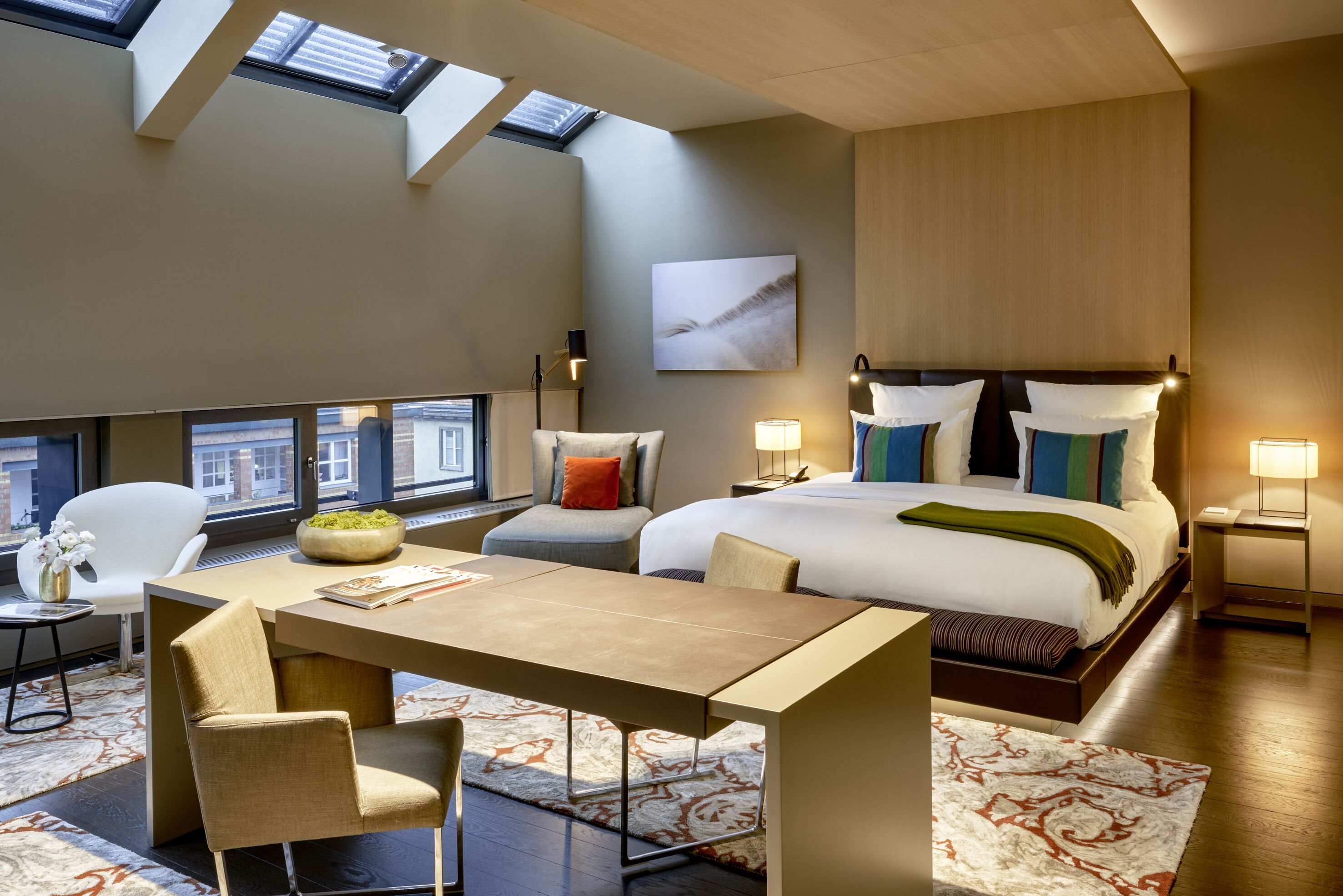 suite, 1 king bed (so suite) | 1 bedroom, premium bedding, minibar, in-room safe