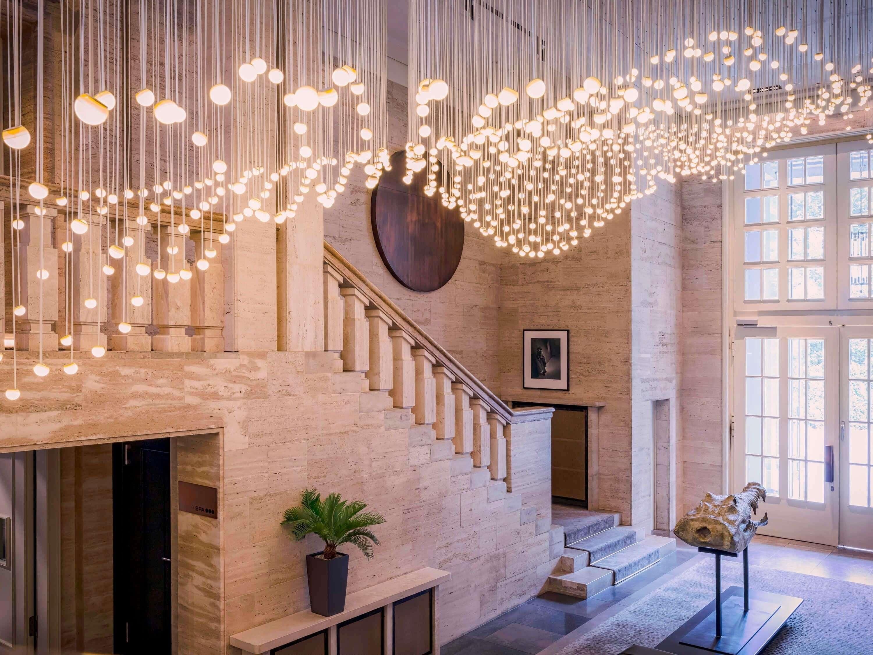 زفاف داخل الفندق