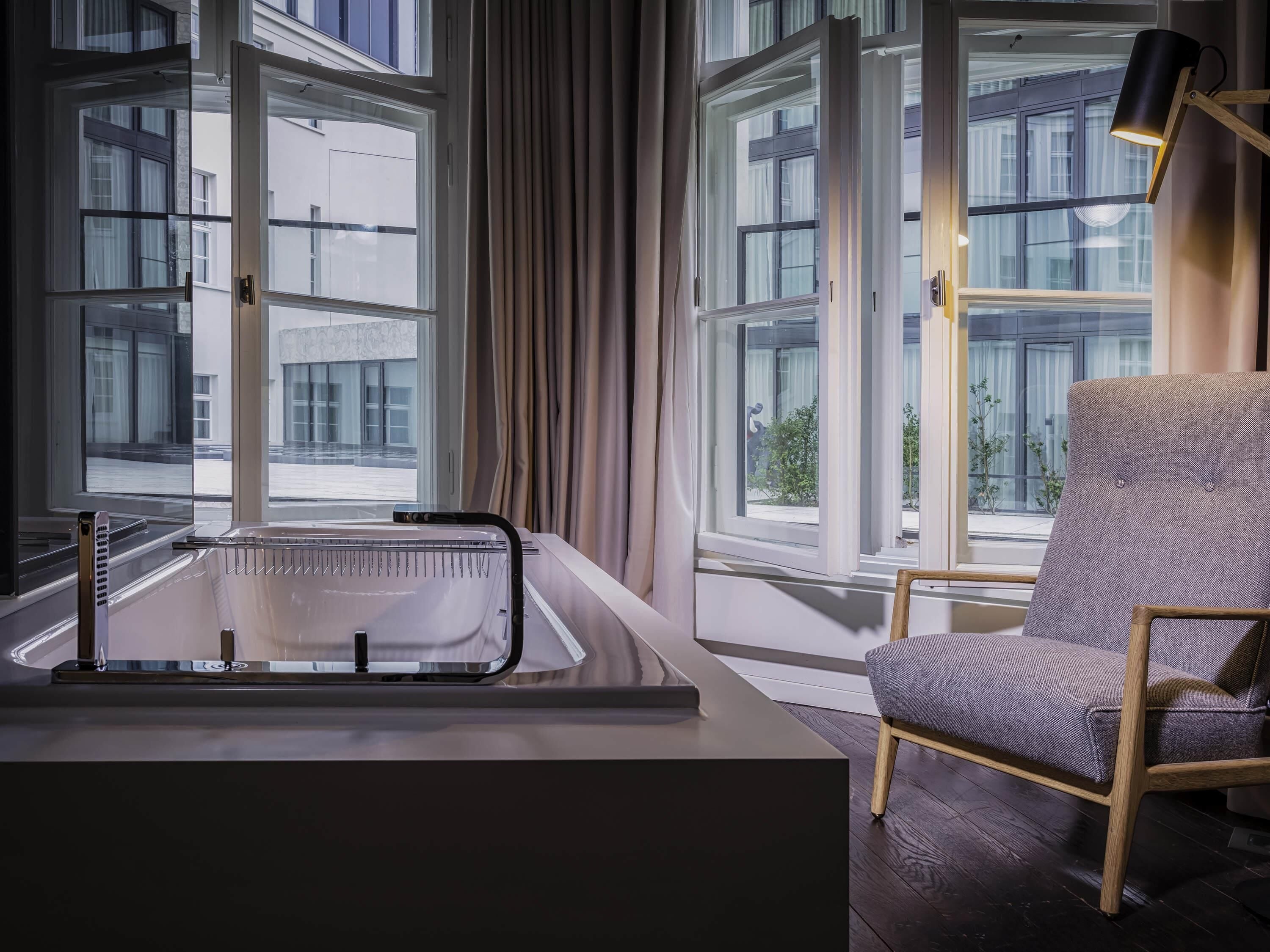 Comfort Room, 1 King Bed (SO Junior Suite) | Premium bedding, minibar, in-room safe, individually decorated