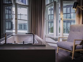 Premium bedding, minibar, in-room safe, individually decorated