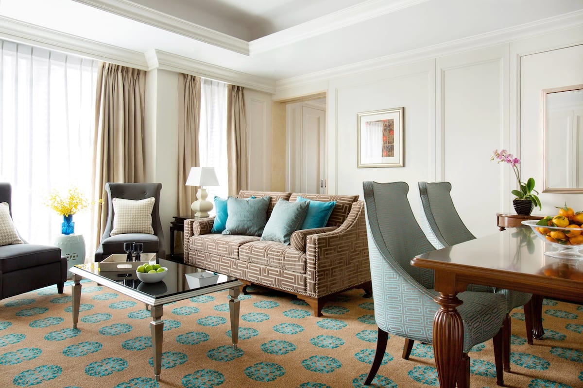 1 bedroom, premium bedding, down comforters, minibar