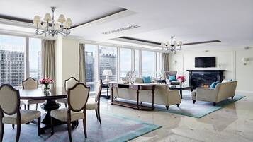 Premium bedding, down comforters, minibar, in-room safe