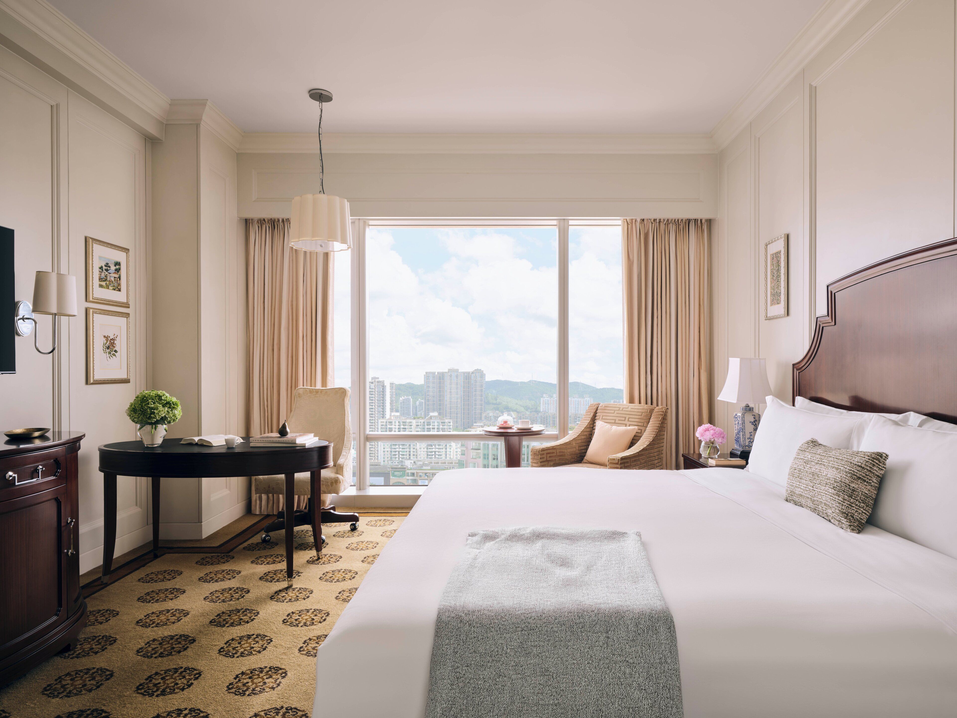 Premium bedding, down comforters, minibar, in-room safe