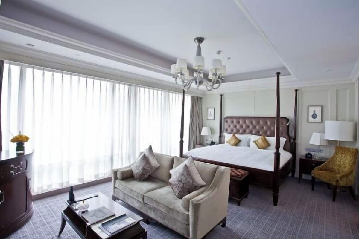 1 bedroom, premium bedding, down comforters, minibar