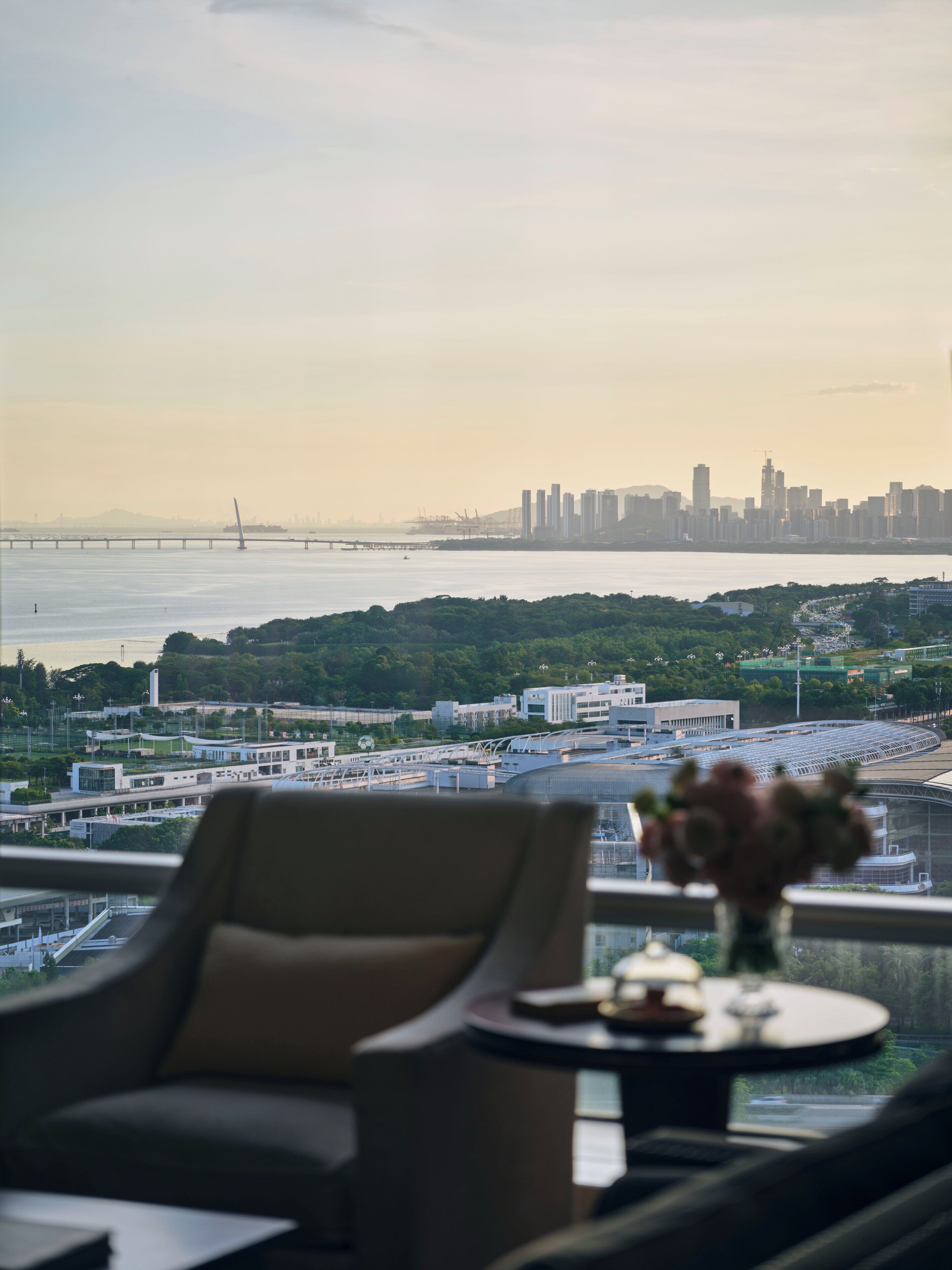 高級寢具、羽絨被、迷你吧、客房內保險箱