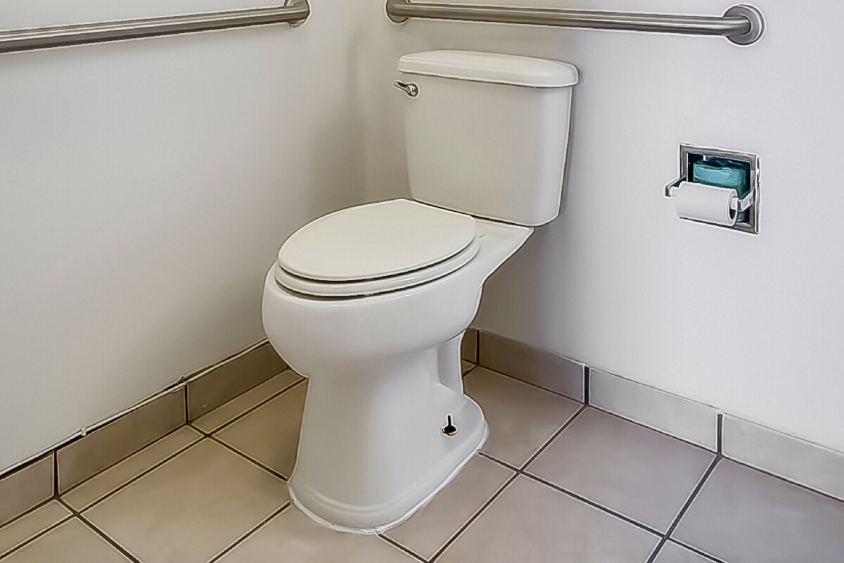 Room, 2 Double Beds, Accessible, Non Smoking | Bathroom | Free toiletries, towels, soap, toilet paper
