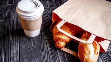 Petit déjeuner continental compris