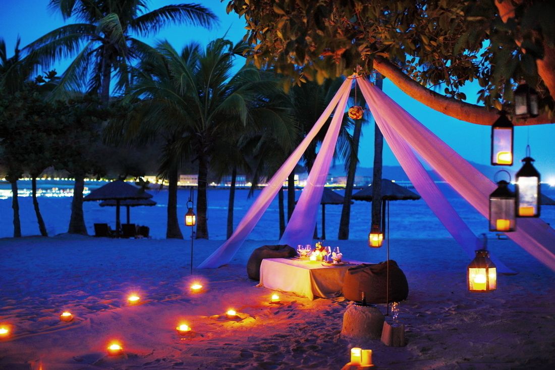 Couples dining