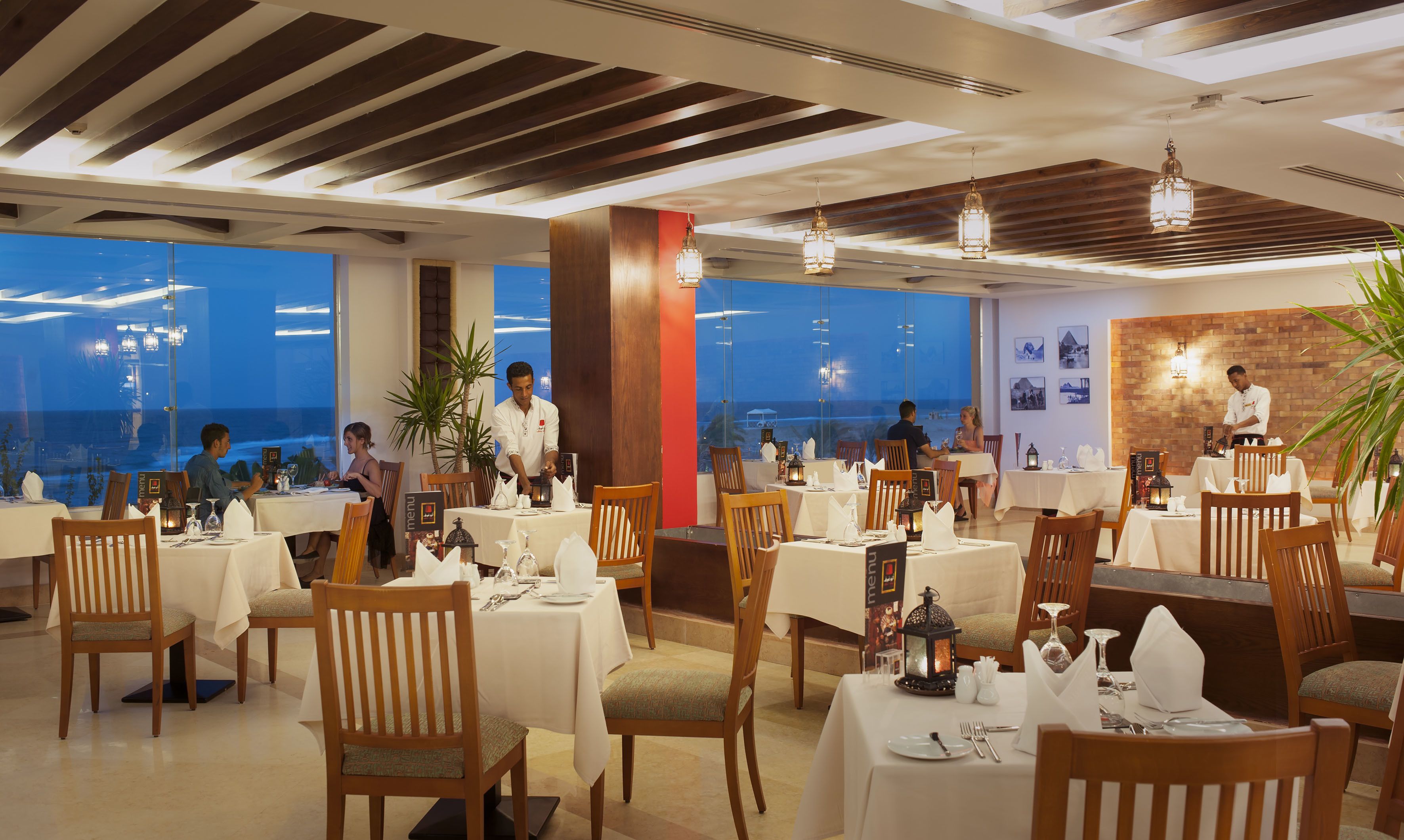 3 restaurants, breakfast, lunch, dinner served; international cuisine