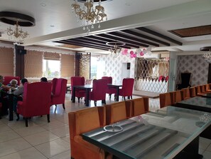 Breakfast and dinner served, vegetarian cuisine - Hotel Pong View (Dharamshala)