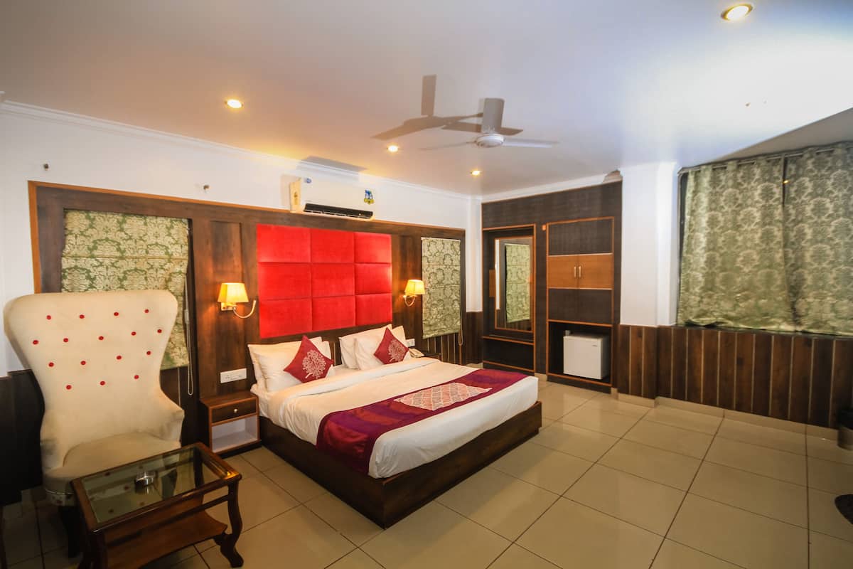 Deluxe Mountain View | Premium bedding, minibar, desk, laptop workspace