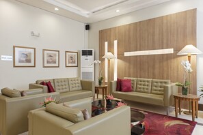 Siddeområde i lobbyen