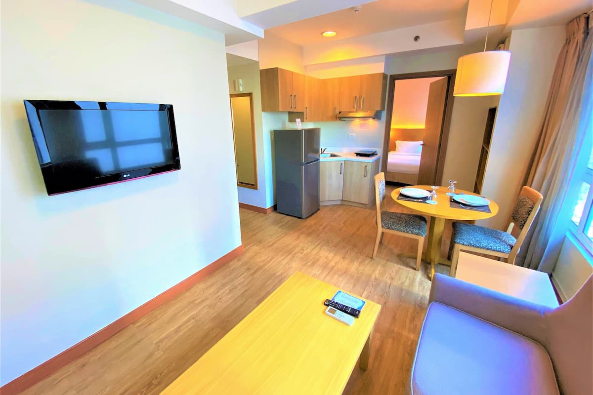 Habitación Premier, 1 habitación, cocineta | 1 habitación, minibar y caja de seguridad en la habitación