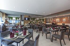 Der serveres morgenmad, frokost og aftensmad