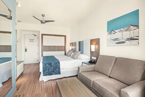 Minibar, free WiFi, bed sheets