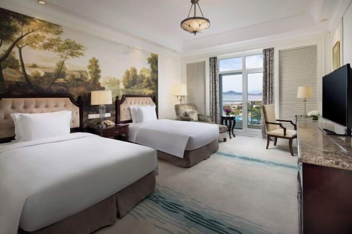 1 bedroom, minibar, in-room safe, desk