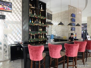 2 bars/lounges, sports bar - The Penthouse Hotel (Angeles City)