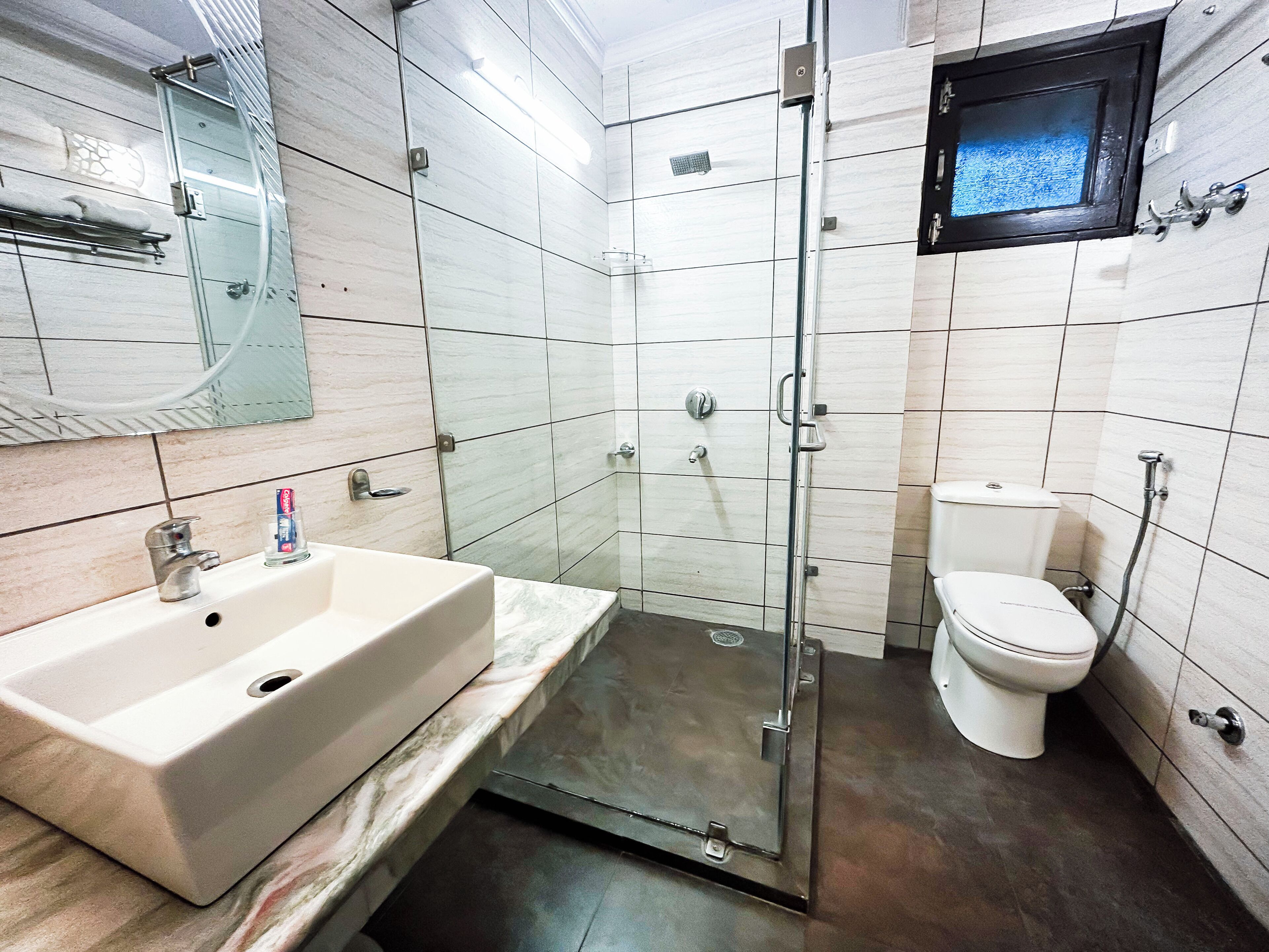 deluxe suite, 1 double bed | 1 bedroom, in-room safe, blackout curtains, iron/ironing board