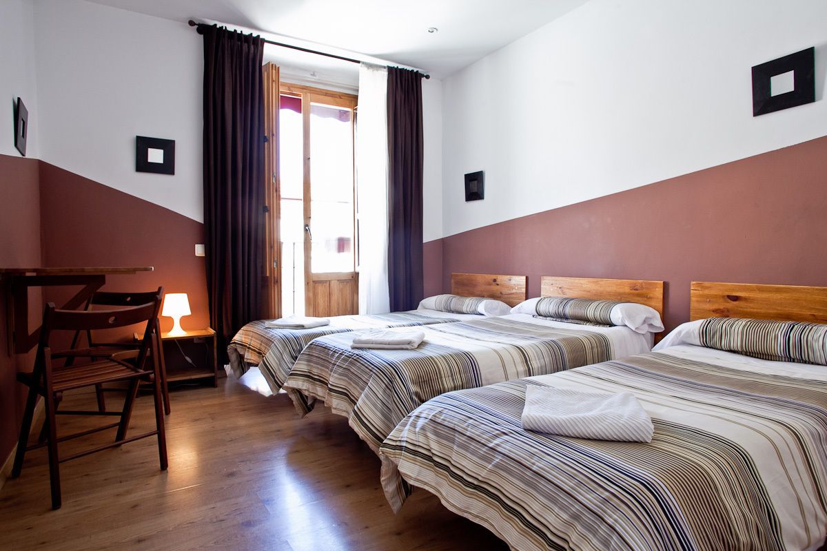 熨斗/熨衣板、免費無線上網、床單