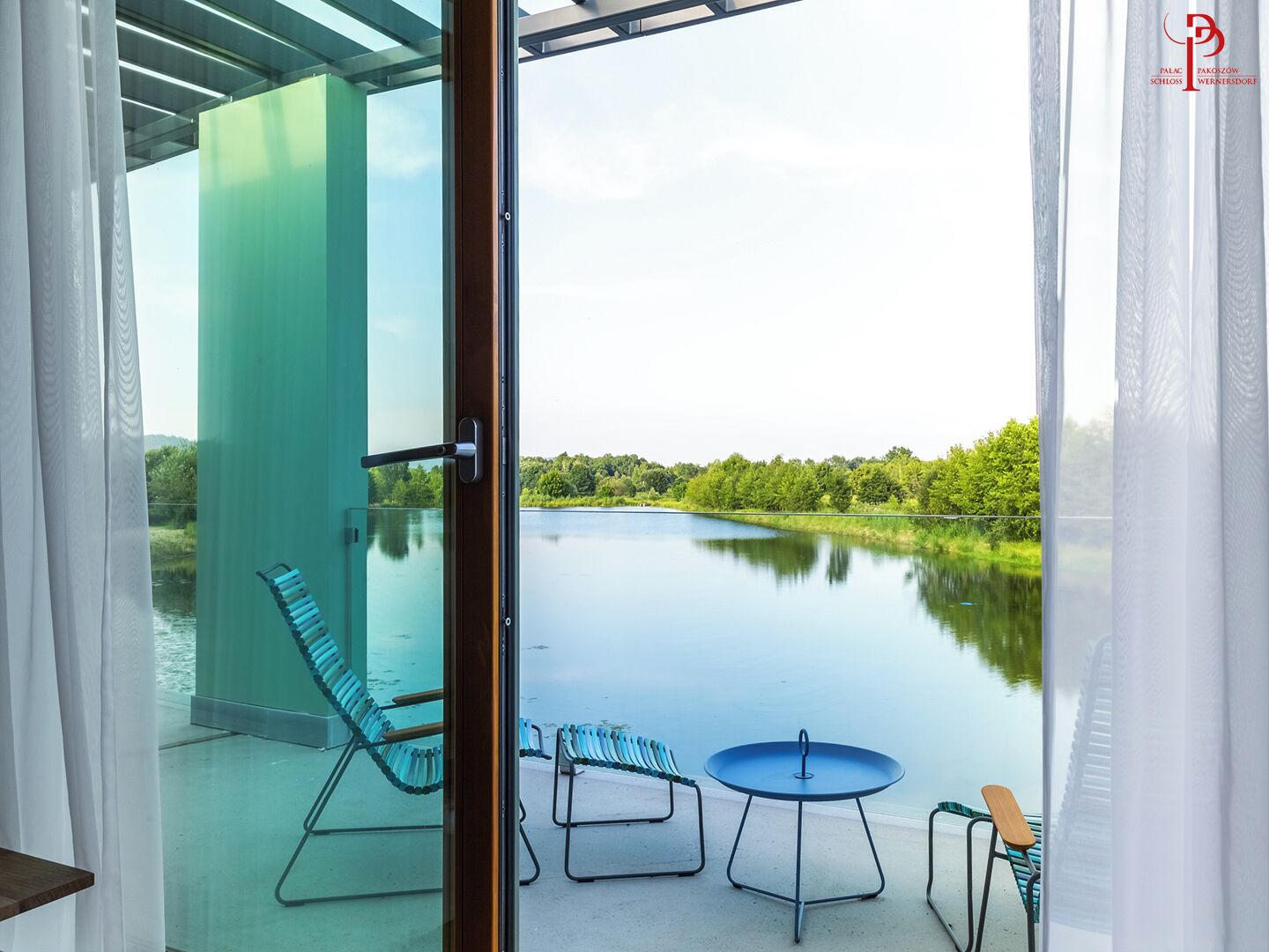 deluxe double room | minibar, in-room safe, individually decorated, individually furnished