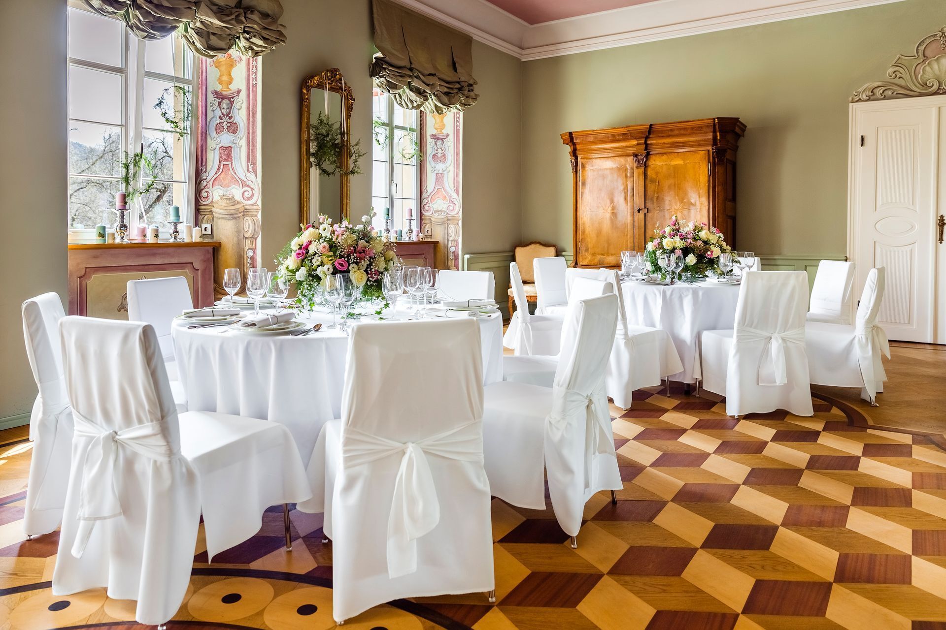 breakfast, lunch, dinner served; regional cuisine, garden views