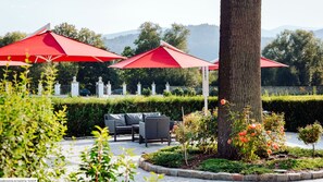 Breakfast, lunch, dinner served; Regional cuisine, garden views