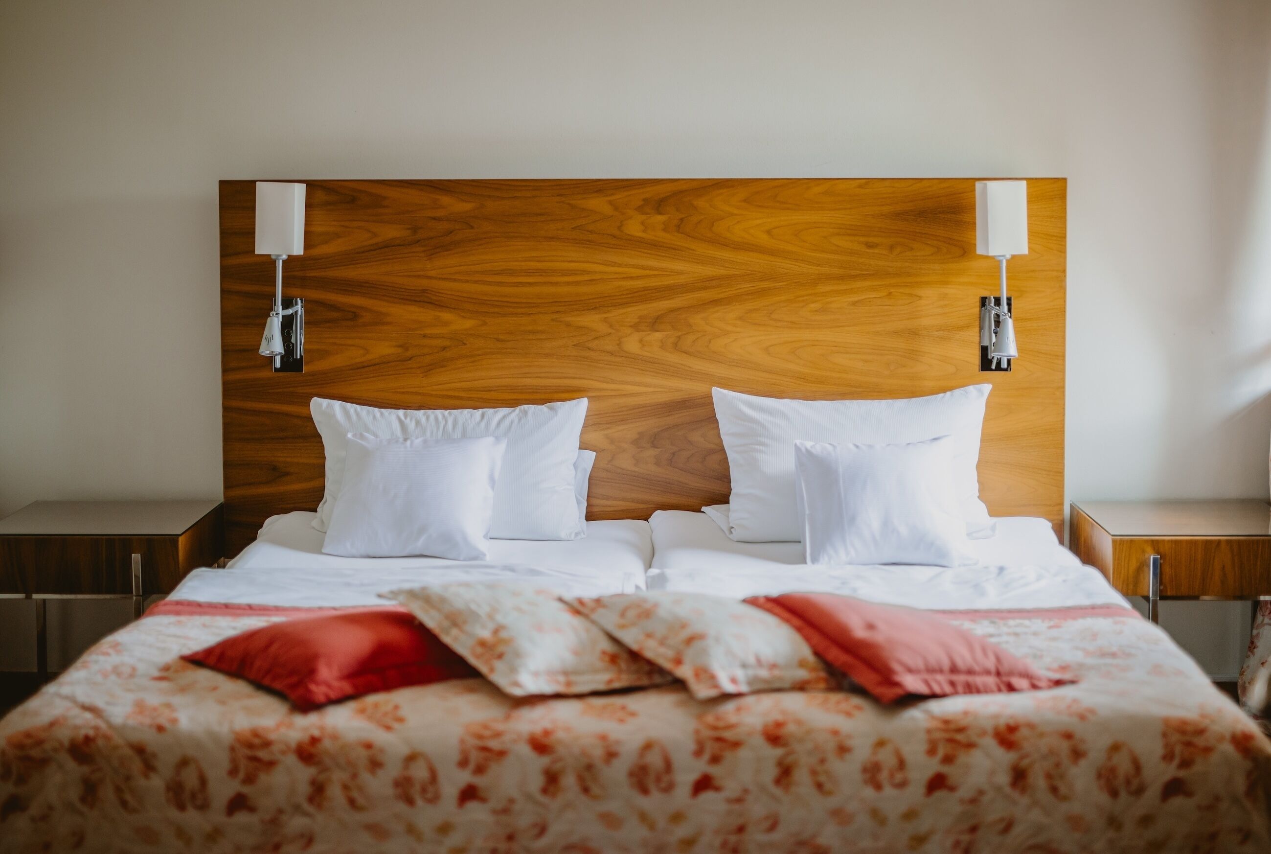 classic double room, park view | minibar, in-room safe, individually decorated, individually furnished