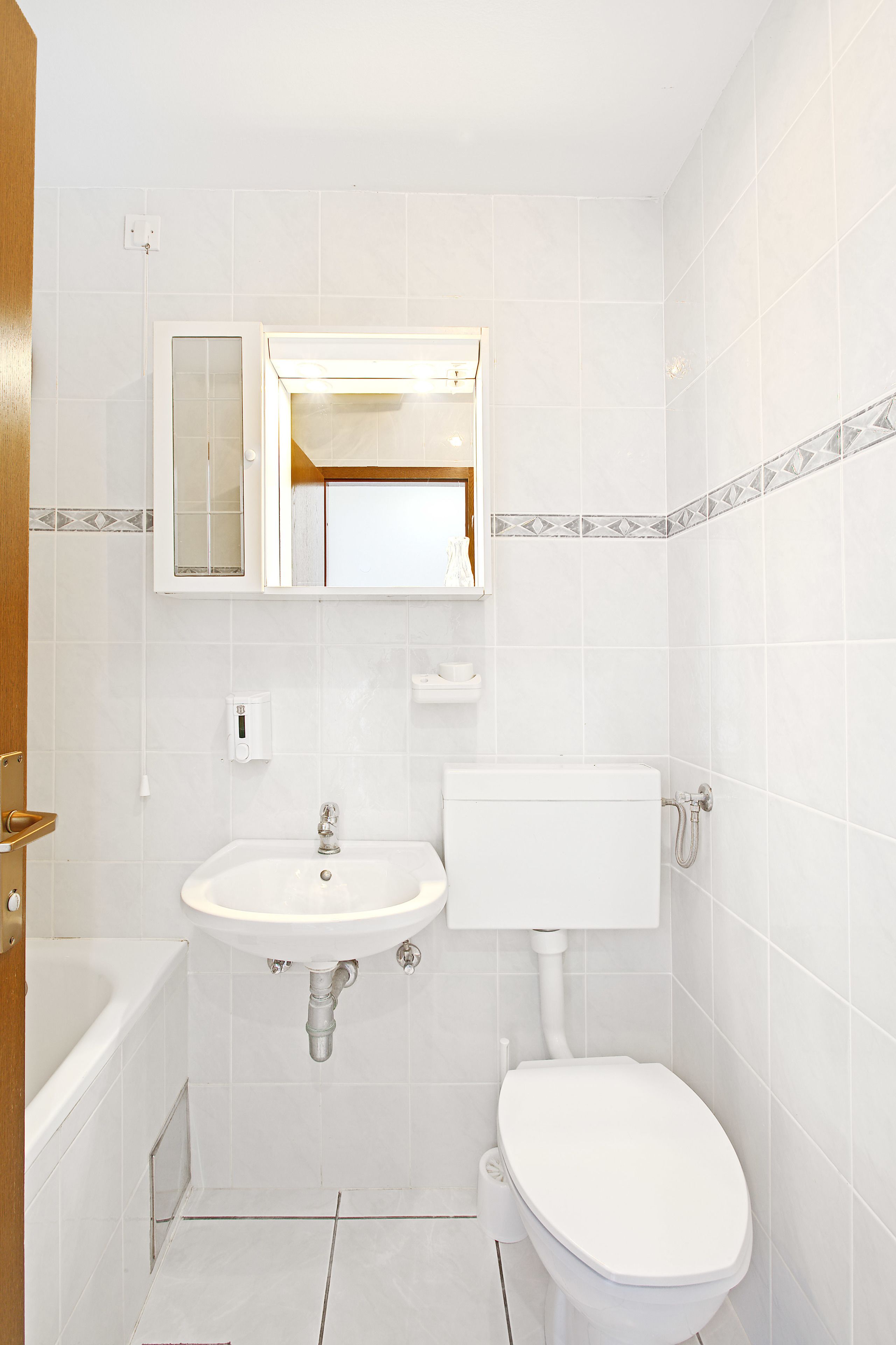 standard apartment, balcony, sea view | bathroom amenities | deep-soaking bathtub, hair dryer, towels
