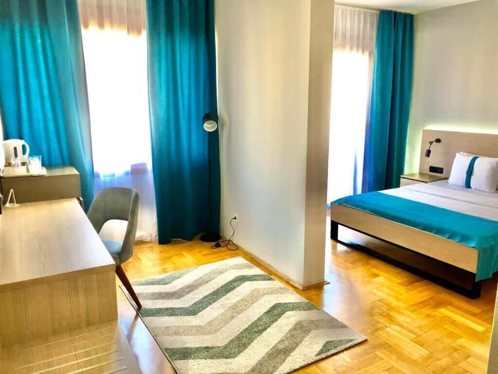 executive room | minibar, in-room safe, free wifi