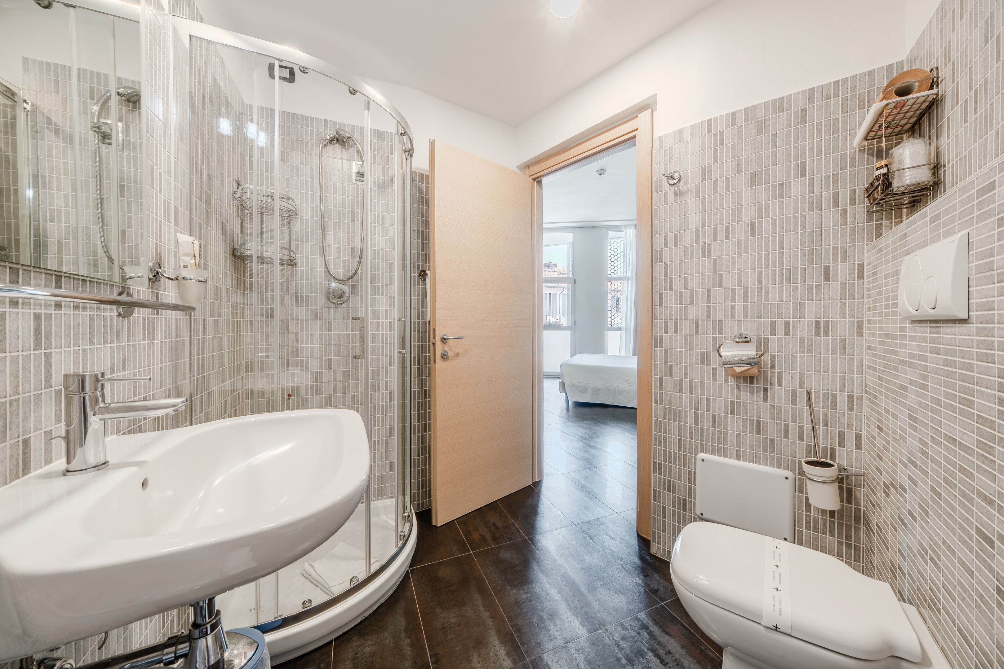 junior suite, terrace | bathroom | shower, rainfall showerhead, free toiletries, hair dryer