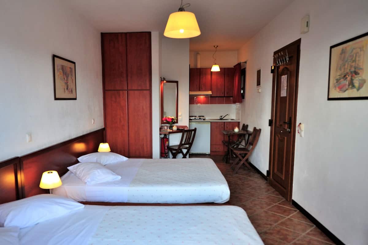 Estudio de lujo, vistas al mar | Sábanas de algodón egipcio y ropa de cama de alta calidad