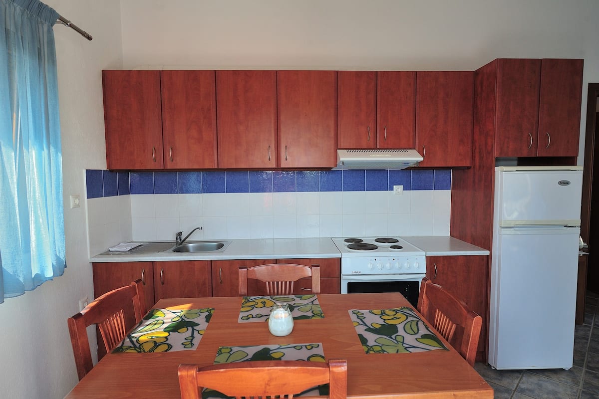 maisonette apartment, 2 bedrooms - sea view | private kitchen | full-sized fridge, microwave, coffee/tea maker, cookware/dishes/utensils