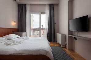 Minibar, in-room safe, desk, iron/ironing board - Villa Vinka (Tucepi)
