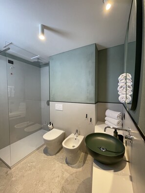 Dutxa, bidet i tovalloles