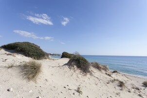En la playa, arena blanca, snorkel