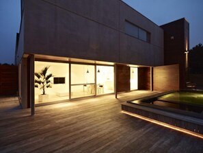 ลานระเบียง/นอกชาน