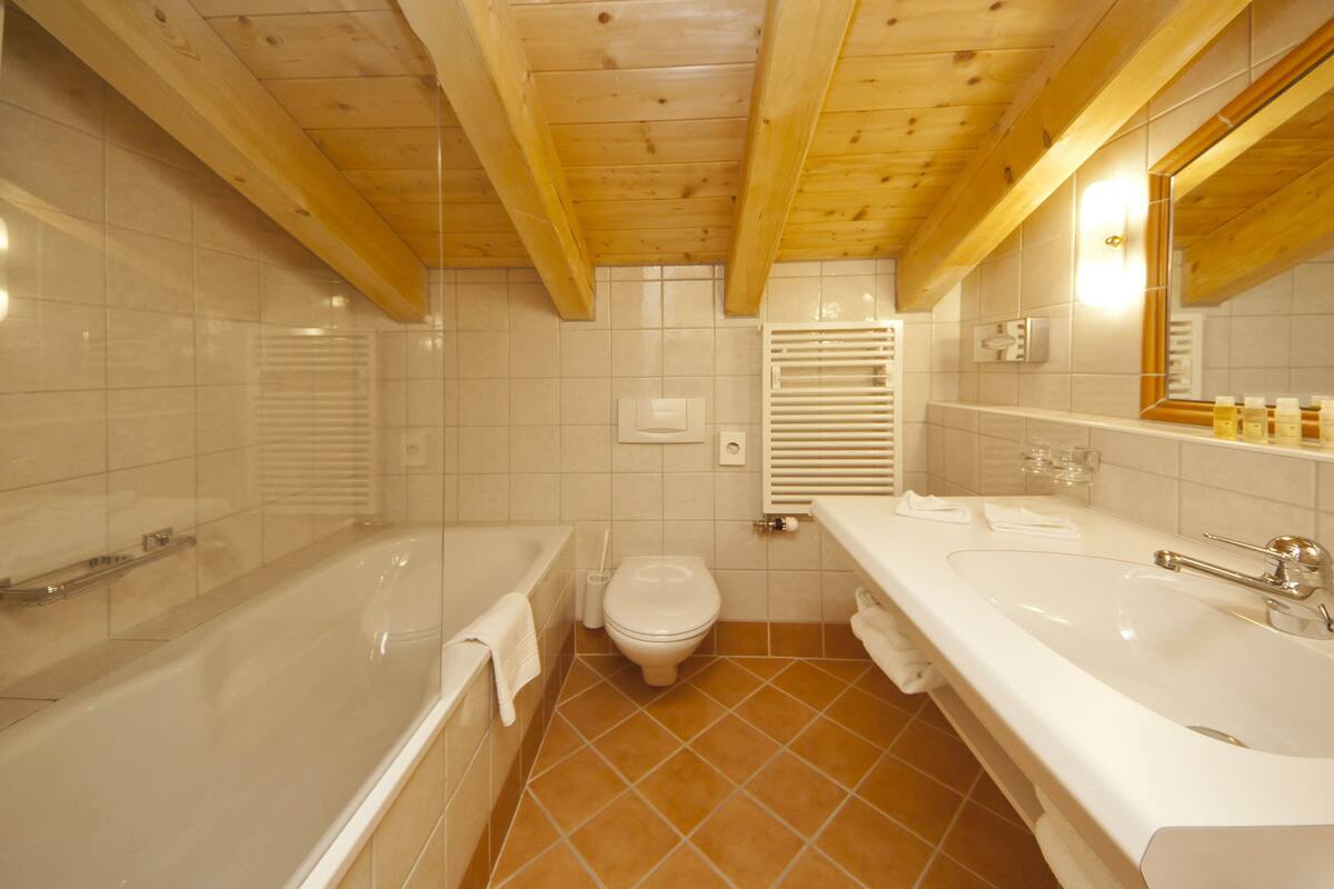 studio, balcony (margaritte) | bathroom | free toiletries, hair dryer, bathrobes, slippers