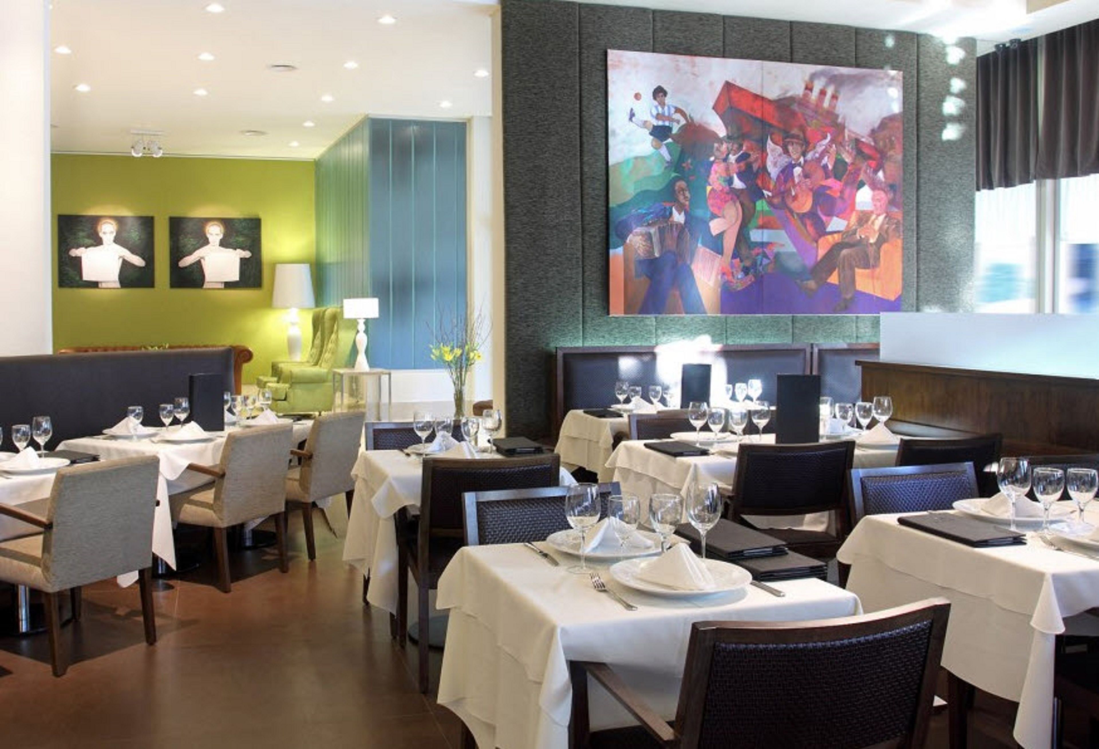 free daily full breakfast