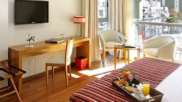 1 habitación, ropa de cama de alta calidad, cubrecamas y minibar