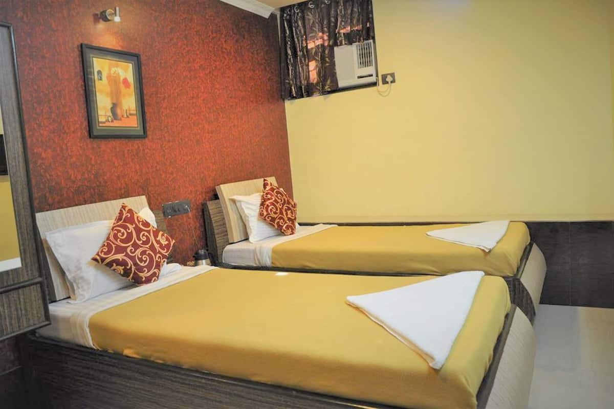 Premium bedding, down comforters, pillowtop beds, desk