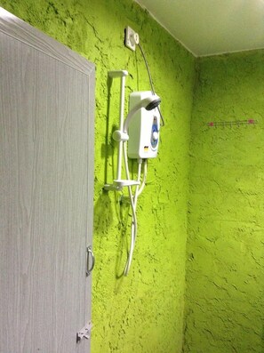 Standard Room, 1 King Bed | Bathroom shower - Cenang Rest House (Langkawi)