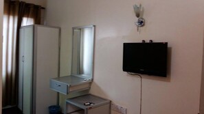 Phòng Tiêu chuẩn, 1 giường cỡ king | Bàn, truy cập Internet không dây miễn phí 