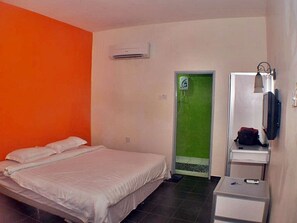 标准房, 1 张特大床 | 办公桌、免费 WiFi