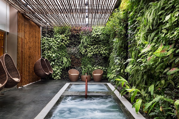 Indoor spa tub