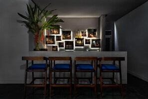 Bar (en el alojamiento)