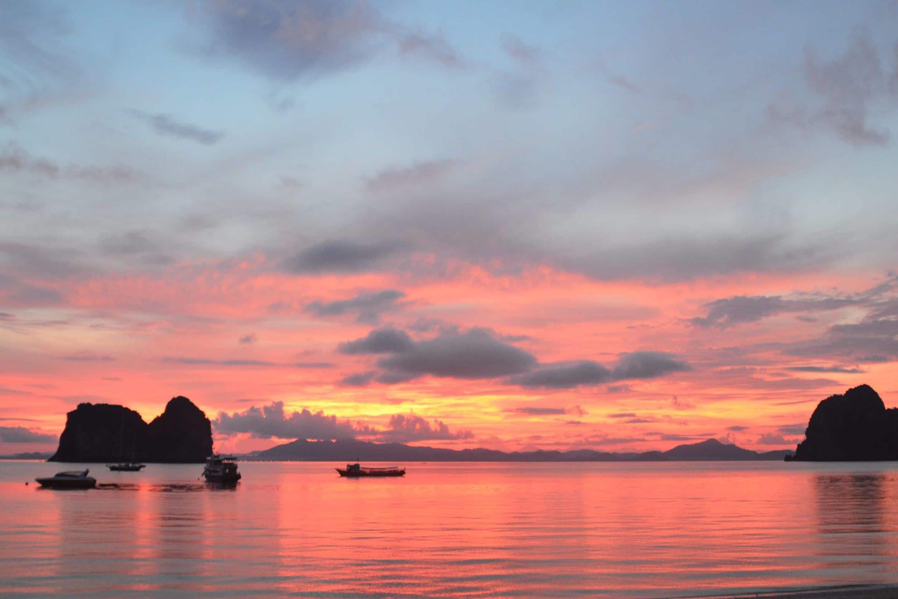 På stranden, snorkling og kajakkpadling