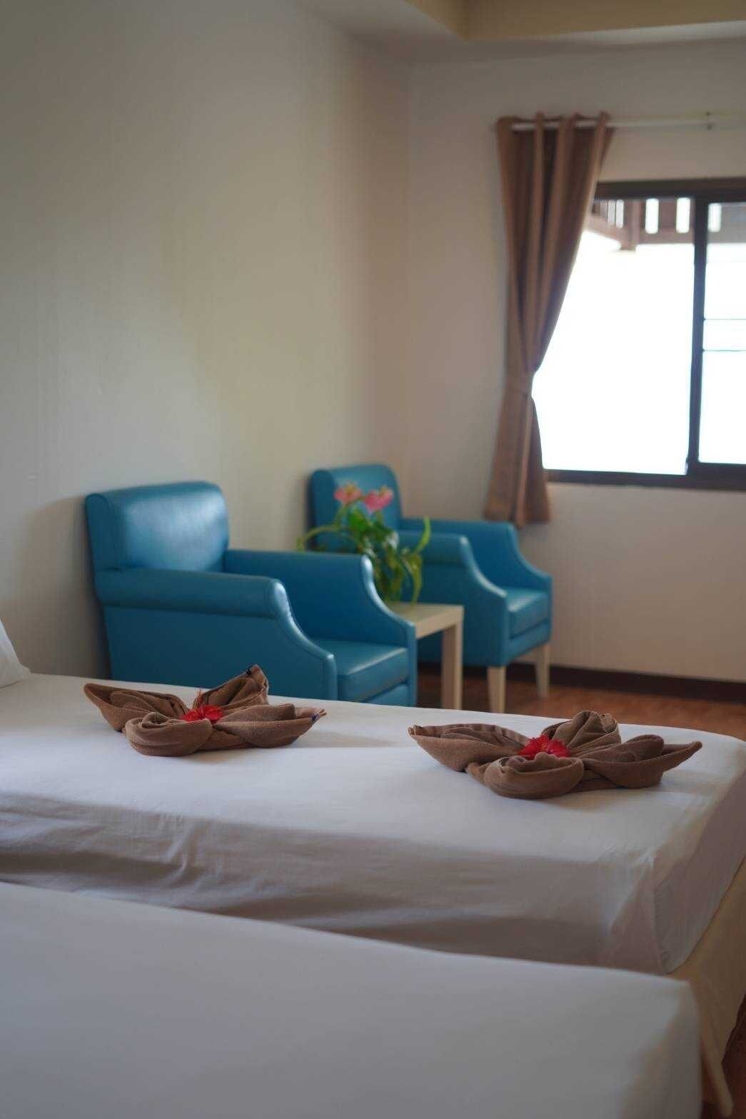 Brankas dan tempat tidur bayi (biaya tambahan)