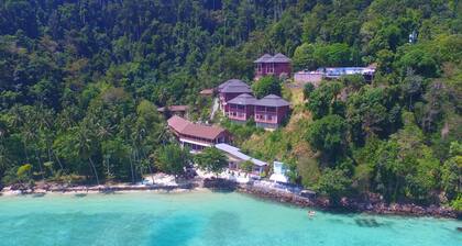 Koh Ngai Cliff Beach Resort