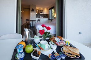Dagelijks ontbijtbuffet (EUR 17 per persoon)